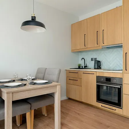 Bright Bulgarska With Parking Near Enea Stadium By Renters Апартаменты *