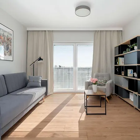 Апартаменты Bright Bulgarska With Parking Near Enea Stadium By Renters Познань