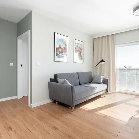 Апартаменты Bright Bulgarska With Parking Near Enea Stadium By Renters *